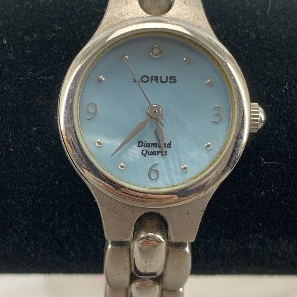 Lorus Women Watch 22mm Round Blue Dial Silver Tone LR0402 , Runs‎